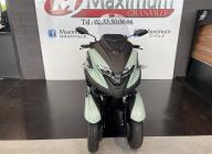 TRICITY 300