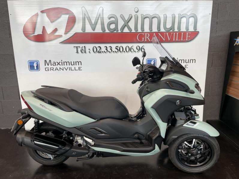 TRICITY 300